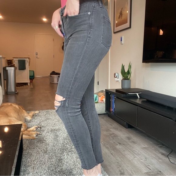 Madewell Black 9” High-Rise Skinny Ripped Jeans - Picture 7 of 7